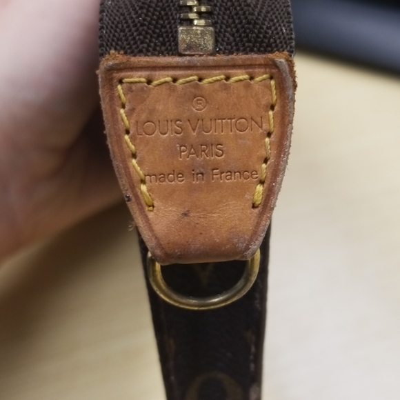 **SOLD** Louis Vuitton Monogram Toiletry Pouch - Picture 3 of 8